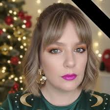 Woke up with a stage in my back yard. What to do ? 🤔🤷🏼‍♂️