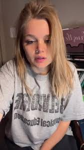 Elaine Whitney's Instagram, Twitter & Facebook