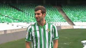 He spent most of his career in spain from the age of 16, making 178 appearances and scoring 34 goals in la liga. Baptistao Es Presentado Como Nuevo Jugador Del Betis
