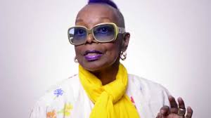 Juliette Hinton's Instagram, Twitter & Facebook