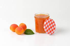 Se lasa sa fiarba 5 minute apoi se introduc in borcane spalate si uscate, incalzite, se. Gem Sau DulceaÈ›Äƒ De Caise 3 ReÈ›ete Simple Pe Care Le Vei Adora Antena 1