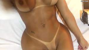 Brazilian Fit Girl Showing Her Big Clit - XVIDEOS.COM