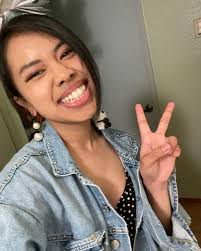 PEACE OUT 2020 not gonna miss ya ✌🏽🎉💕💜 . . I lost my other earring so I  replaced it with a panda keychain 🐼 . . #PeaceOut2020 #BringItOn2021  #JUMANJI