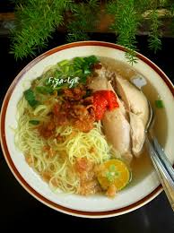 Jadi tiap hari masak masakan padang walaupun kadang kadang juga masak masakan khas malang karena kangen masakan kampung halaman. Resepi Mee Sup Ayam Mudah