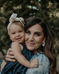 ✨Well, “Labor Day” looks like it will be coming early March for me! 🤰🥳 So  excited to announce to family & friends that we are expecting another  rainbow 🌈 baby in March