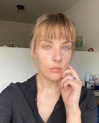 In my water under the bridge era 🪼🦉🤷‍♀️ #actorslife