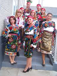 This is called nyz, which in ukrainian means below, and is traditionally worked on the wrong side of the cloth. Stunning Ukrainian Costumes Ukrainian Clothing Ukraine Women Ukraine Girls