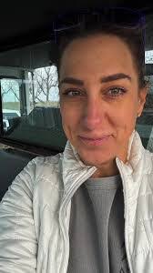 Sarah Stringer's Instagram, Twitter & Facebook