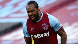 Antonio memulakan kariernya di kelab bukan liga, tooting & mitcham united sebelum menandatangani kontrak dengan reading di liga kejuaraan pada tahun 2008. Michail Antonio West Ham Forward Approached By Jamaican Football Federation Football News Sky Sports