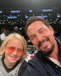 I felt bad when I couldn't get a single "hi" from my fans all day 😞😞😞