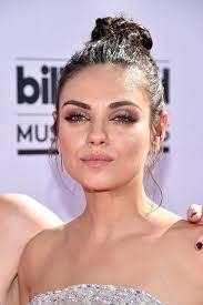 For brown hair and fair skin, a small amount of red shadow and copper lipstick will be best along with minimum makeup looks for green eyes. The Best Makeup Colors For Green Eyes Hair Colour For Green Eyes Makeup For Green Eyes Purple Eyeshadow