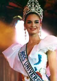 She was the first mexican contestant to win the crown. Lupita Jones Buscar Con Google Mexican Women Latina Beauty Beauty Pageant