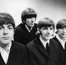 Starting with clean, damp hair, take putty, such as uppercut's matte clay and run it through the top of your hair with your fingers. Rekord Museum Die Beatles Haben Jetzt Eine Adresse In Siegen Welt
