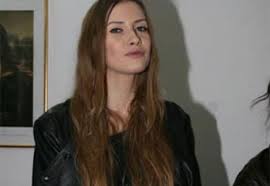 Având în vedere că multe adevăruri se spun în glumă, fanii au fost puși instantaneu pe gânduri. Insarcinata Iulia Albu Pofteste La Coacaze