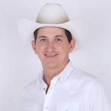 Raquel Mayer (@Raq_MaCu)