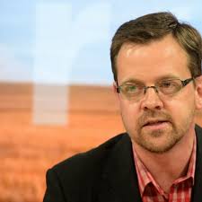 Luzuko koti online sayfasında doğum tarihi, ikamet yeri, telefon numarası, adres ve sosyal medya hesapları gibi kişisel bilgileri. Afriforum To Open Case Against Nelson Mandela Foundation For Inciting Violence