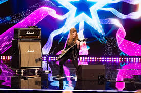 I kveld skal Adrian (12) fra Steinkjer opptre på TV igjen: