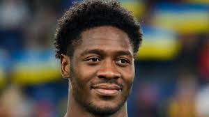 Ola Aina: No 'issue' over Forest future, says Santo... with Murillo and  Wood talks 'going well'