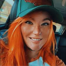 What salons in Cookeville are hiring aestheticians?