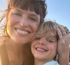 Hey! I'm Yolande. My beautiful husband @leeomfire, and our seven  magnificent, hilarious, brilliant children and I live in Nicaragua, where  our youngest baby was born almost 18 months ago, in our jungle