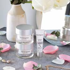 Neutrogena Cellular Boost Yaslanma Karsiti Set 199 00 Tl Ile N11 Com Da Neutrogena Anti Aging Kirisiklik Karsiti Fiyati Ve Ozell Anti Aging Aging Neutrogena