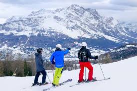 It can boast interesting slopes for all levels of skier and. The Ultimate Cortina D Ampezzo Ski Guide Italy Melbtravel