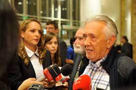Jun 17, 2021 · vésey kovács lászló pestisrácok.hu a trollfoci nem politizált, de mivel fociról van szó, nyilvánvaló a nemzeti elköteleződése. Hmcaefdxnddi1m