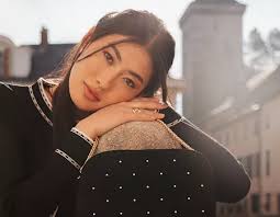 Betty London JOYCE Doré