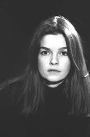 1000s of new photos added daily. Peoplequiz Biographies Genevieve Bujold