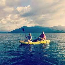 Hoy Ha Sido Un Excelente Dia Para Un Paseo En Kayak Lake Boat Beer Brewing