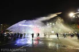 There were 43 days left till fall. Vrem VinovaÈ›ii Pentru 10 August 2018 Protest In PiaÈ›a Victoriei MarÈ›i De La Ora 19 00 Hotnews Mobile