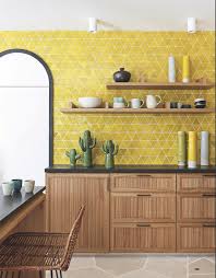 Epingle Par Lisa Minardi Sur Kitchen Idea Cuisine Jaune Idee Deco Cuisine Credence Cuisine