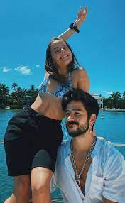 With reese witherspoon, sofía vergara, matthew del negro, michael mosley. Evaluna Montaner Height Evaluna Montaner Famousfix Com From This Article You Will Get Information About The Height Of Evaluna Montaner Gio Dewantara