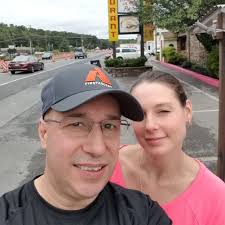 Can a damaged snowboard be repaired?