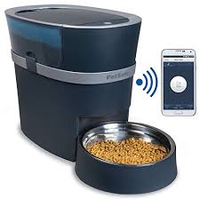 Unfortunately, it doesn't tell you how much food is left in the feeder. Best Smart Dog And Cat Feeders To Keep Your Pets Fed And Happy Gearbrain