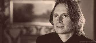 A band of rebel guerrillas is planning to attack fort yuma to get the gold stored there. Rumpelstiltskin Tele Gif Find On Gifer