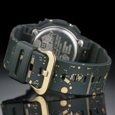 The case is made of fine resin that incorporates carbon fiber for light weight along with rigidity that is superior to that of resin. G Shock Dwe 5600cc 3er Watch Carbon Core Guard