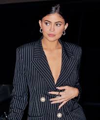 In reality, most of them, especially the women, are rather petite. Celebrities With Hidden Nipple Piercings In Hollywood