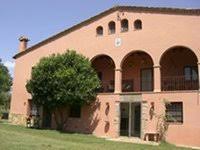 Gran masía pairal datada en el siglo xvi, con 1.200 m2 de casa con un total de 2.300 m2 construidos entre la casa y cubiertos. 7722 Casas Rurales En Banyoles Gerona Girona Brujulea