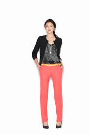 Add A Pop Of Color To Your Black And White Office Look Business Casual Attire Womens Business Casual Career Fashion