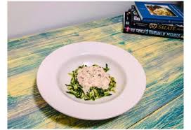 Coala de pergament umeda, permite apei din vin si din carne, sa iasa sub forma de abur. Somn La Cuptor Cu Sos De Rosii Si Usturoi Zen In Bucatarie