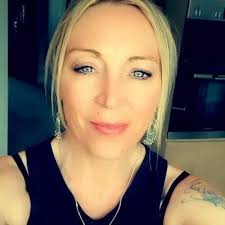 KELLI HOLLIS OFFICIAL (@kelhollis76)