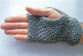 Puff stitch crochet fingerless gloves pattern. Crochet Mens Fingerless Gloves Online