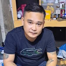 Efren Reyes helps little girl in pool