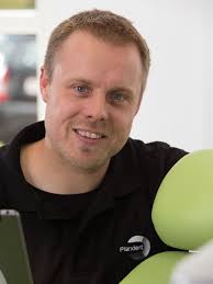 Udstyr & service, Øst