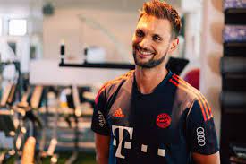 Armindo sieb handed bayern an early lead, but jan thielmann and mark uth turned the tide for the rhineland side, joshua zirkzee levelling the scores in a lively first half. Qchqvrgafrt2wm