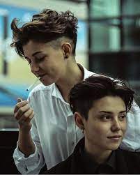 Pin By Pinar Eryilmaz On People Tomboy Hairstyles Short Hair Styles Hair Styles