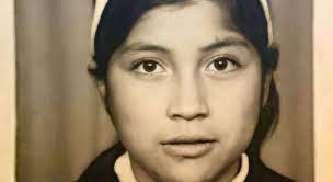 Elisa loncon antileo (58 años), mujer mapuche, madre, profesora, defensora de los derechos lingüísticos de los pueblos originarios, nació en la comunidad mapuche lefweluan, comuna de traiguén, provincia de malleco, en la araucanía. La Historia De Vida Y La Destacada Trayectoria De Elisa Loncon Antileo La Presidenta De La Convencion Constitucional Zona Zero Zona Zero