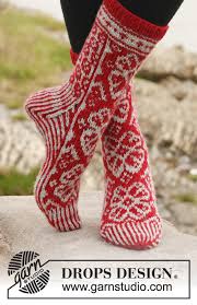 And when possible, we note the skill level from beginner knitter to advanced. Winter Rose Socks Drops 150 5 Free Knitting Patterns By Drops Design