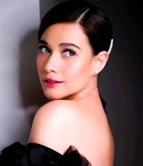 Confirmed! 💯 SO TRUE: Bea Alonzo with Vincent Co at Suvarnabhumi Airport,  Thailand A vacation snap posted